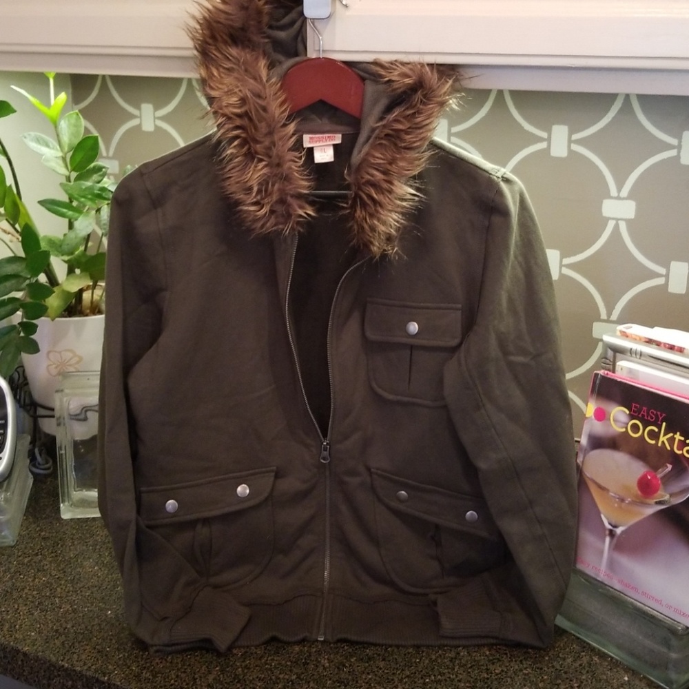 Fur collored army green zip up jacket
